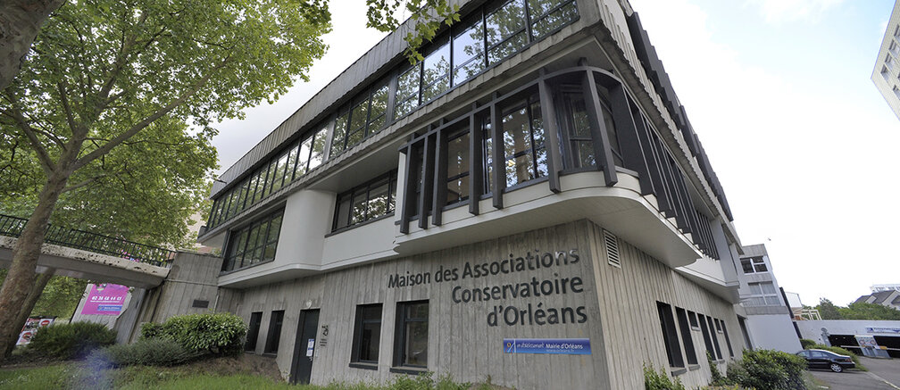Maison des associations et conservatoire - quartier La Source