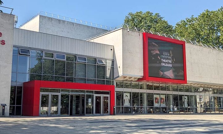 Façade du théâtre d'Orleans