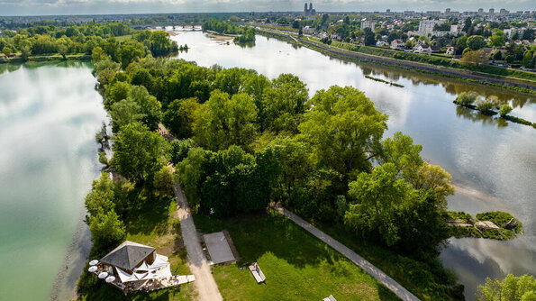 Au nord du plan d'eau, Les 2 rives