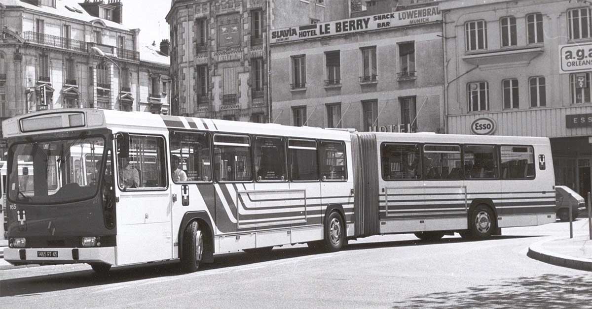 "Nouveau" bus en accordéon